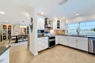 7861 Oliver Rd, Seminole, FL 33777 - Photo 11
