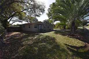 105 Flamingo Dr, Auburndale, FL 33823 - Photo 3