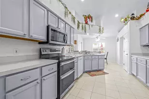 3140 Orange Grove Ct, Lakeland, FL 33810 - Photo 9