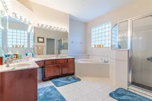 915 Hickory Fork Dr, Seffner, FL 33584 - Photo 15