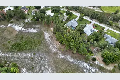 9363 Tooke Shore Drive, Weeki Wachee, FL 34613 - Photo 31