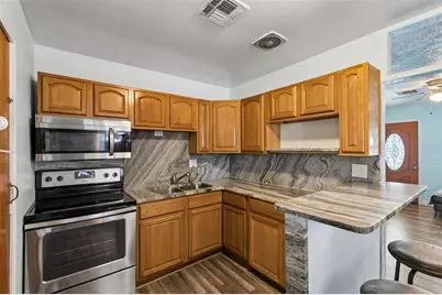 1038 Canal Drive W, Lakeland, FL 33801 - Photo 11