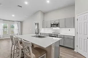 4553 White Marble Ct, Lakeland, FL 33811 - Photo 5