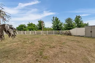 4553 White Marble Ct, Lakeland, FL 33811 - Photo 3
