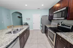 3136 Country Club Cir, Winter Haven, FL 33881 - Photo 5