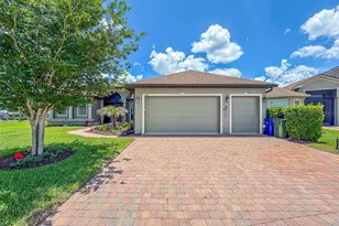 1394 Oakmont Dr, Winter Haven, FL 33884 - Photo 3