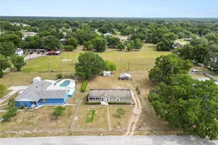 1052 Lamp Post Ln, Lakeland, FL 33809 - Photo 47
