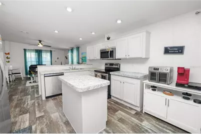 1052 Lamp Post Lane, Lakeland, FL 33809 - Photo 13