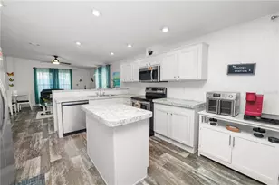 1052 Lamp Post Ln, Lakeland, FL 33809 - Photo 13