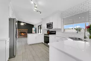 6501 Fox Tree Ln, Lakeland, FL 33813 - Photo 9