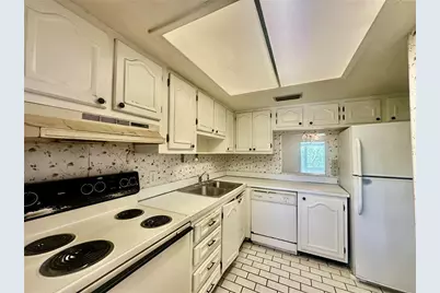 333 Lake Howard Drive NW #304B, Winter Haven, FL 33880 - Photo 7