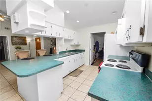 2304 Cheshire Pl, Lakeland, FL 33810 - Photo 11