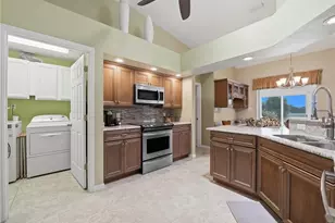 5817 Swallow Dr, Lakeland, FL 33809 - Photo 7
