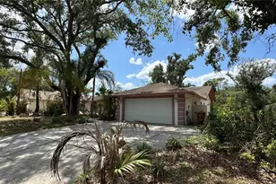 2898 Hammock Dr, Plant City, FL 33566 - Photo 3