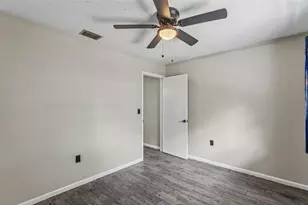 4605 Valley View Dr E, Lakeland, FL 33813 - Photo 7