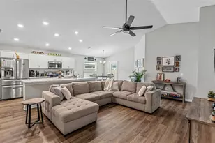 2025 Harvest Landing Cir, Lakeland, FL 33810 - Photo 7
