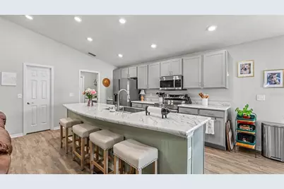 6328 Gardner Drive, Lakeland, FL 33813 - Photo 9