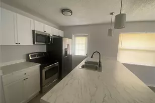 206 Mary Catherine Ct, Lakeland, FL 33809 - Photo 5