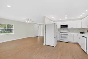 1502 N Bracewell Dr, Plant City, FL 33563 - Photo 9