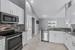 6352 Prominence Point Dr, Lakeland, FL 33813 - Photo 15