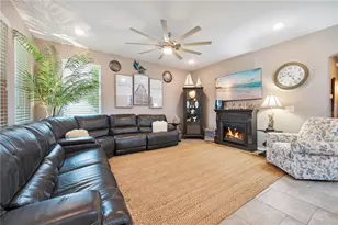 2265 Bella Luna Cir, Lakeland, FL 33810 - Photo 9