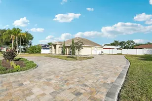 1210 Waterford Dr, Lakeland, FL 33803 - Photo 5
