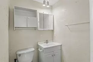 703 W Alamo Dr, Lakeland, FL 33813 - Photo 23