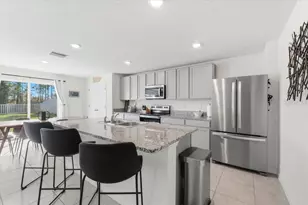 1211 Tahitian Sunrise Dr, Plant City, FL 33565 - Photo 15