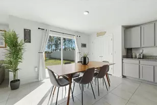 1211 Tahitian Sunrise Dr, Plant City, FL 33565 - Photo 17