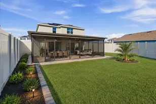 1211 Tahitian Sunrise Dr, Plant City, FL 33565 - Photo 3