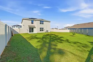 1211 Tahitian Sunrise Dr, Plant City, FL 33565 - Photo 9