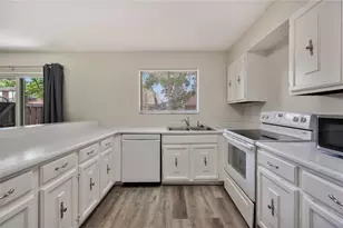1836 N Crystal Lake Dr, Lakeland, FL 33801 - Photo 11