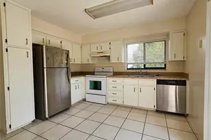1424 Bramblewood Dr, Lakeland, FL 33811 - Photo 5