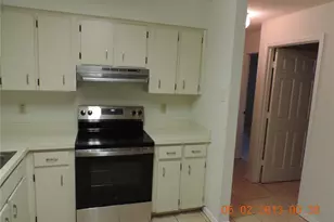 1115 Dosseywood Ln, Lakeland, FL 33811 - Photo 11