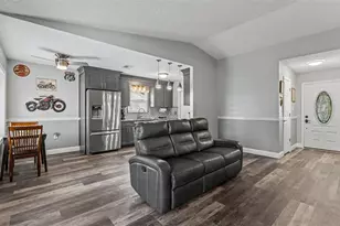 1135 Walker Cir W, Lakeland, FL 33805 - Photo 7