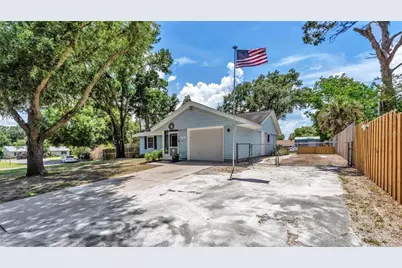 1135 Walker Circle W, Lakeland, FL 33805 - Photo 3