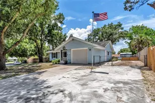 1135 Walker Cir W, Lakeland, FL 33805 - Photo 3