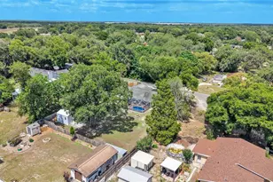 1135 Walker Cir W, Lakeland, FL 33805 - Photo 47