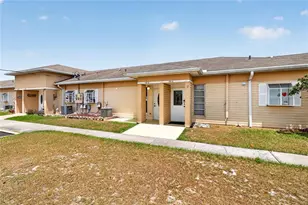 1513 Club Cir, Lakeshore, FL 33854 - Photo 1