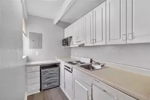 1513 Club Cir, Lakeshore, FL 33854 - Photo 21