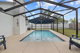 2881 Chatsworth Ln, Lakeland, FL 33812 - Photo 3