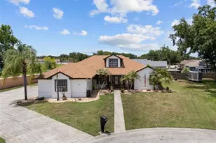 2881 Chatsworth Ln, Lakeland, FL 33812 - Photo 1