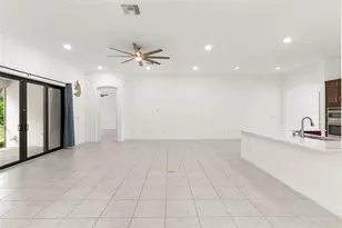 3918 Gaviota Dr, Sun City Center, FL 33573 - Photo 7