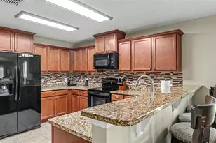 2121 Geneva Dr, Lakeland, FL 33805 - Photo 9