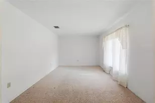 1006 Robinson Rd, Plant City, FL 33563 - Photo 9