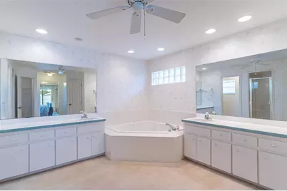 699 Hunters Run Boulevard, Lakeland, FL 33809 - Photo 9