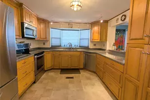 526 Cassandra Ln, Lakeland, FL 33809 - Photo 9