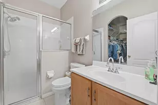 6936 Surrey Oak Dr, Apollo Beach, FL 33572 - Photo 13