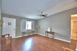 4853 Colonnades Circle E, Lakeland, FL 33811 - Photo 9