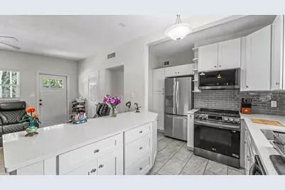 2270 S Crystal Lake Drive, Lakeland, FL 33801 - Photo 9